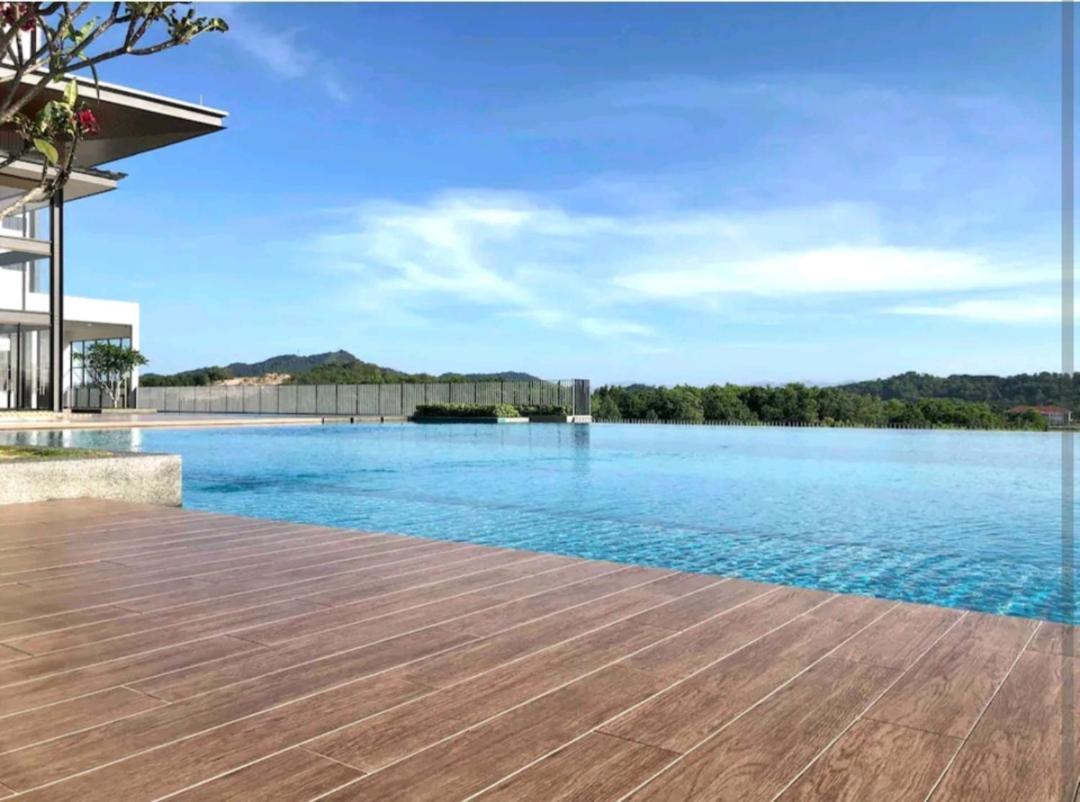 Hani Homestay Wifi Netflix Secure Parking Klia Usim Inti Aeon Mall Нилай Экстерьер фото