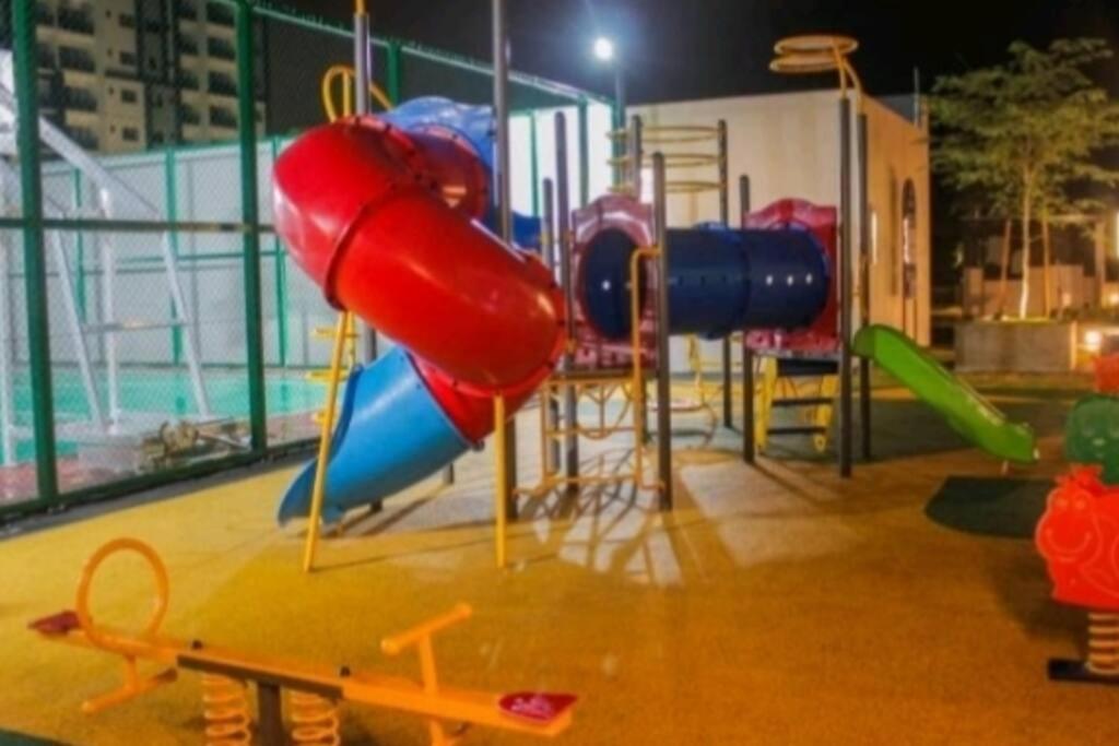 Hani Homestay Wifi Netflix Secure Parking Klia Usim Inti Aeon Mall Нилай Экстерьер фото