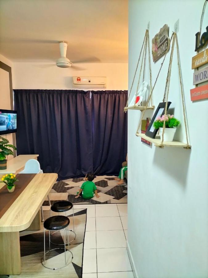 Hani Homestay Wifi Netflix Secure Parking Klia Usim Inti Aeon Mall Нилай Экстерьер фото