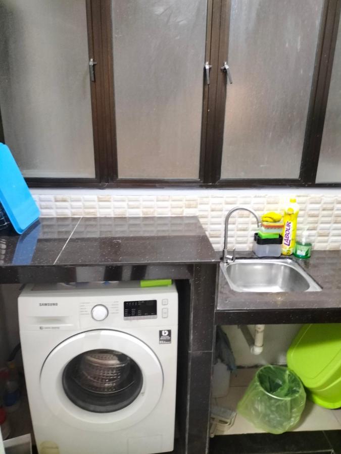 Hani Homestay Wifi Netflix Secure Parking Klia Usim Inti Aeon Mall Нилай Экстерьер фото